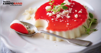  Panna cotta de jocoque con gelée de Arándano y crumble de vainilla